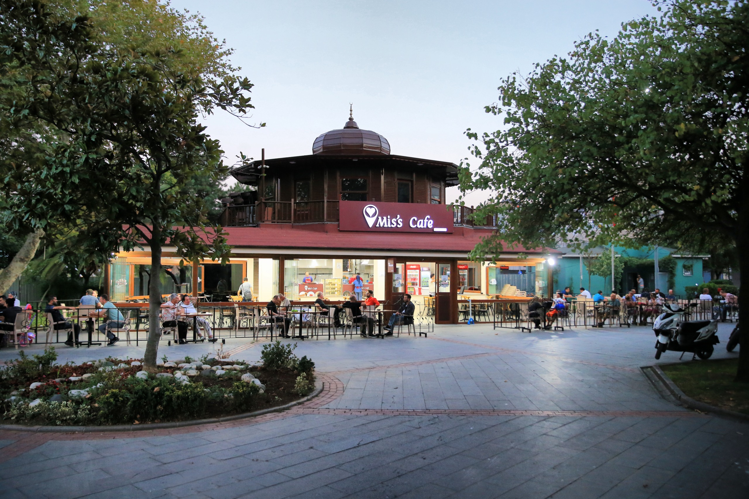 MİS GİBİ 5 MİS’S CAFE AÇTIK