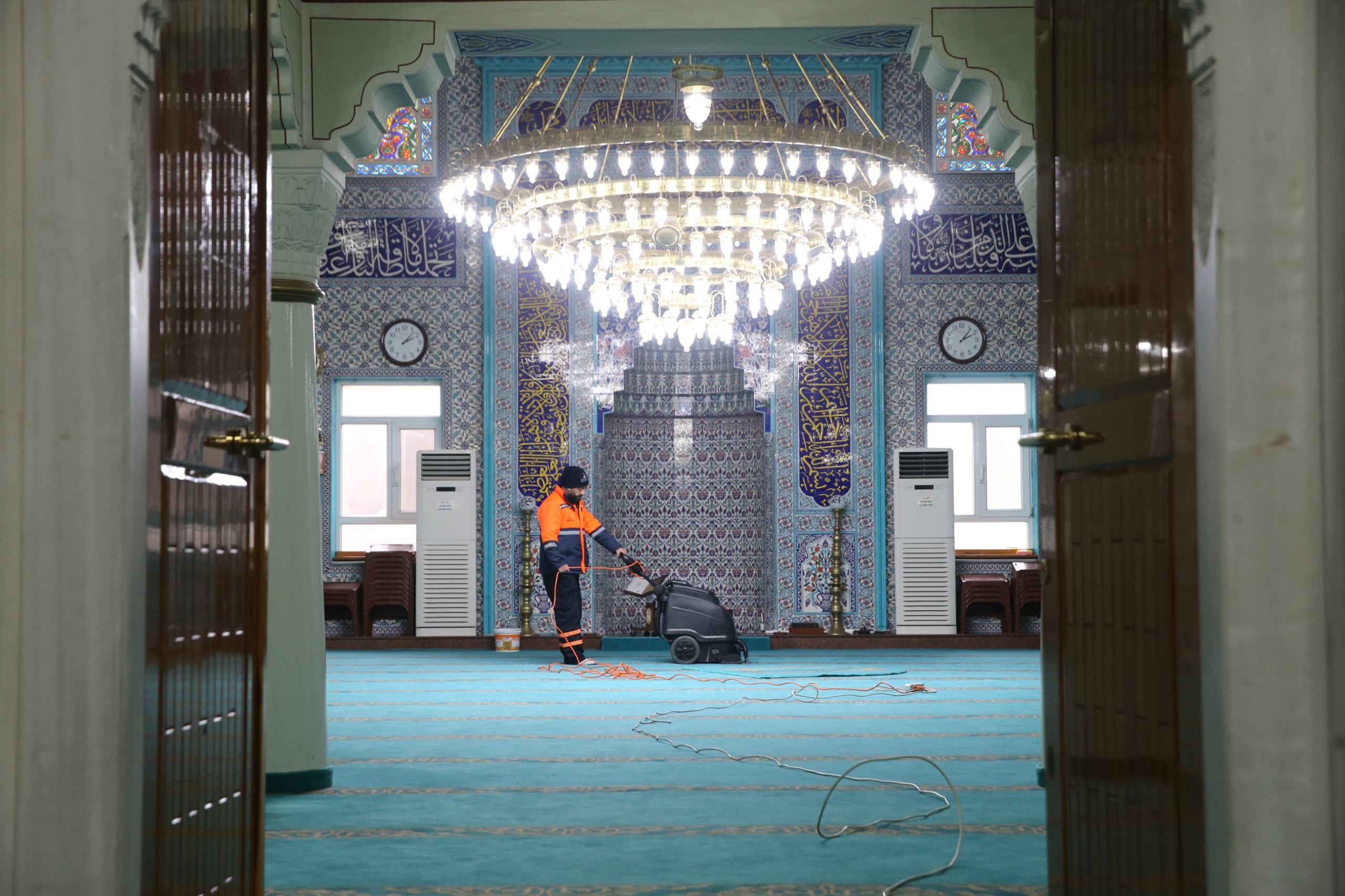 arımız öğrencilerimize, uygulamamızın beğenilmesi de bize iyi geldi. CAMİLERİMİZİ PIRIL PIRIL YAPTIK